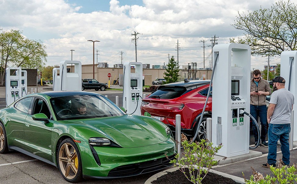 汽車(chē)充電樁加盟的市場(chǎng)機(jī)遇與挑戰(zhàn)