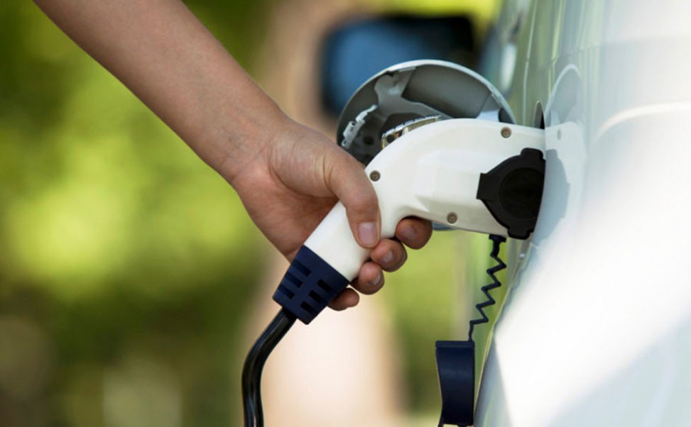 新能源充電樁家庭安裝與充電站商用市場需求分析